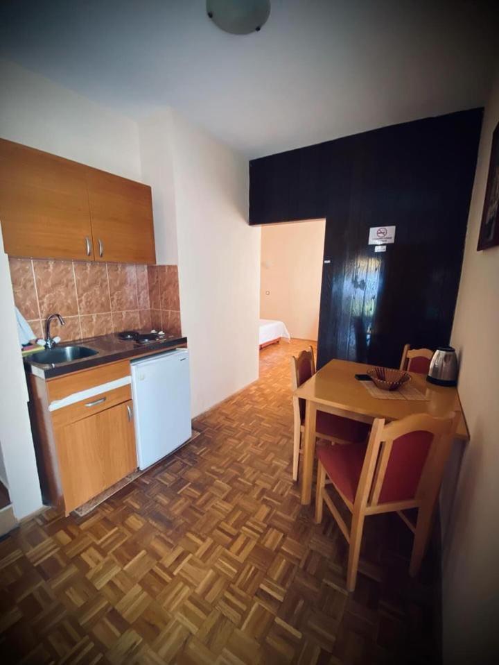 סבטי סטפן Apartments Dunja מראה חיצוני תמונה